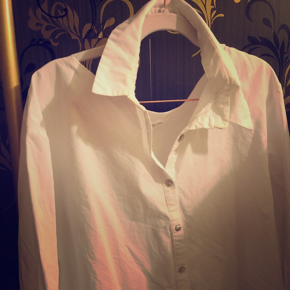 Open Shoulder and Back Collar Shirt